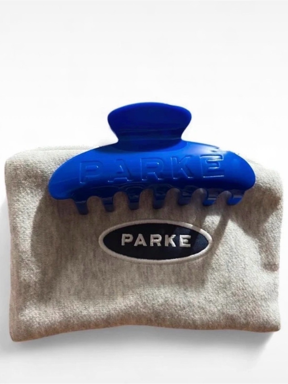 PARKE Blue Claw Clip